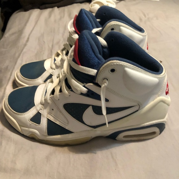 Nike airs